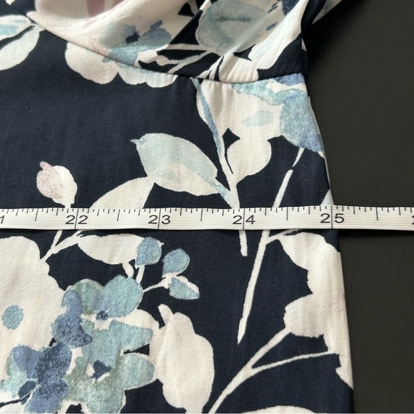 J.Jill Long Sleeve Women's Blouse Cold Shoulder Ruffle Cuff Blue Floral Size XL - Picture 6 of 7